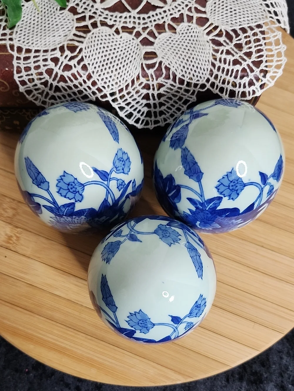 👉*VINTAGE* 3 CHINOISERIE STYLE COBALT BLUE PORCELAIN LOTUS FLOWER EGGS